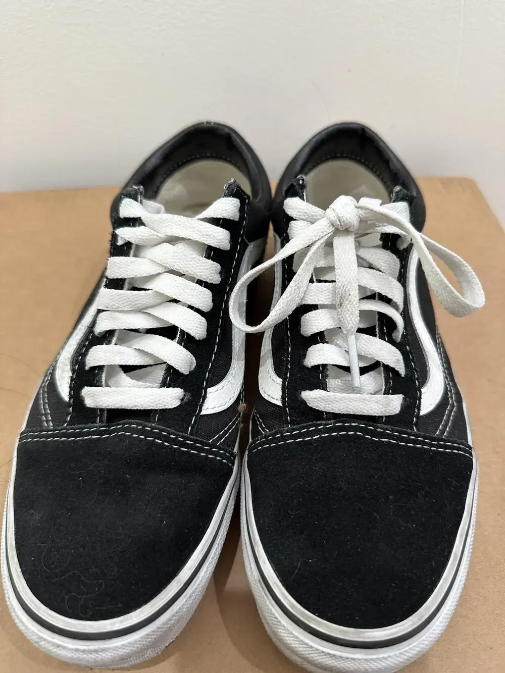 Vans Old Skool Shoes Mens Size 5.5 Black White Low Top Skate Sneakers Classic